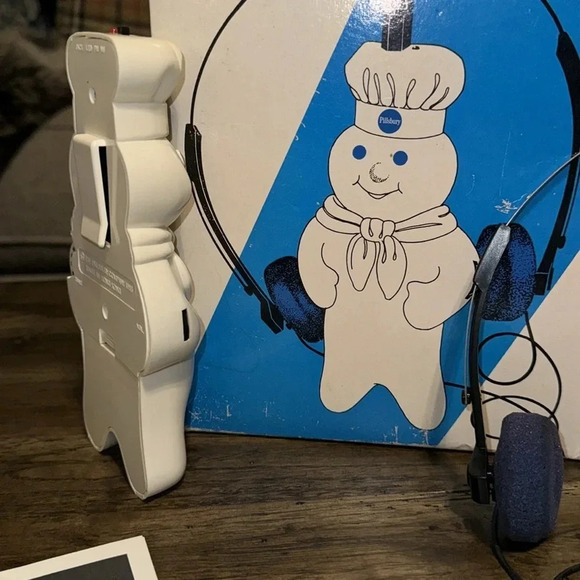 VTG 1985 The Pillsbury Co. Poppin’ Fresh Walkin’ AM/FM Radio w/headphones & box - Picture 12 of 16